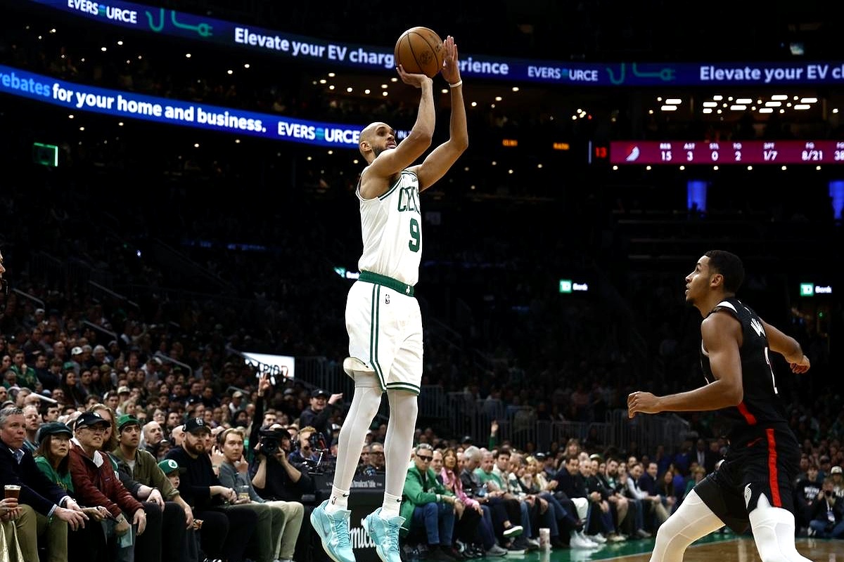 塔图姆连续十二场比赛得分超过绝杀，独行侠挑战极限！(塔图姆技巧赛夺冠视频)