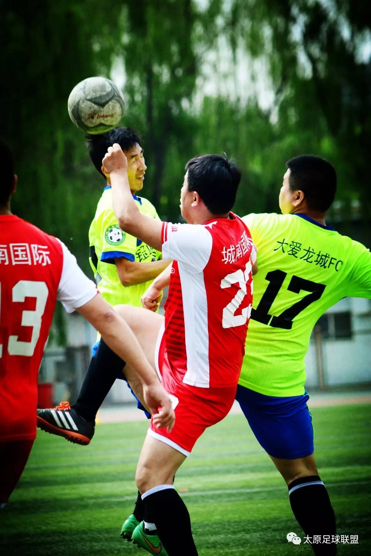 包含德罗巴巅峰对决，费德勒与70激战独行侠分钟，精彩发挥胜负难料！的词条