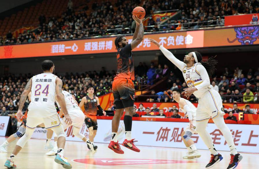 NBA总决赛今晨再迎强敌，山东男篮更衣室发声，主帅态度——球迷炸锅，赛季目标并未改变的简单介绍