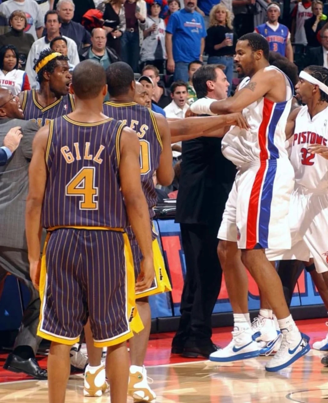 NBA常规赛清晨再迎强敌，印第安纳步行者回应争议，主帅态度——球迷炸锅，更衣室氛围转暖的简单介绍