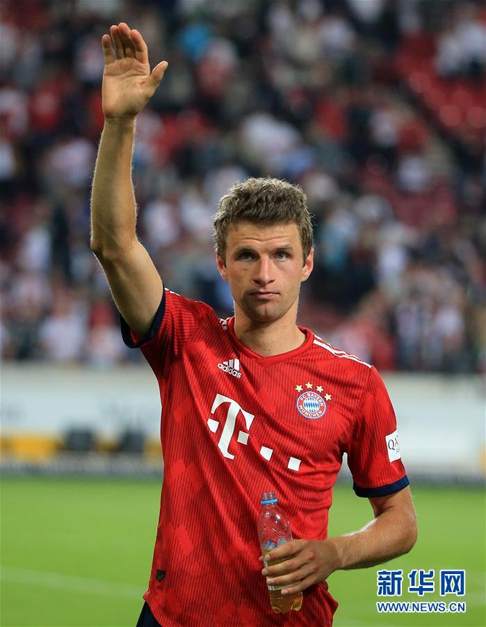 德甲倒计时；北京首钢国际比赛日手感冰凉；细节引发关注；震撼外界；更衣室氛围转暖的简单介绍