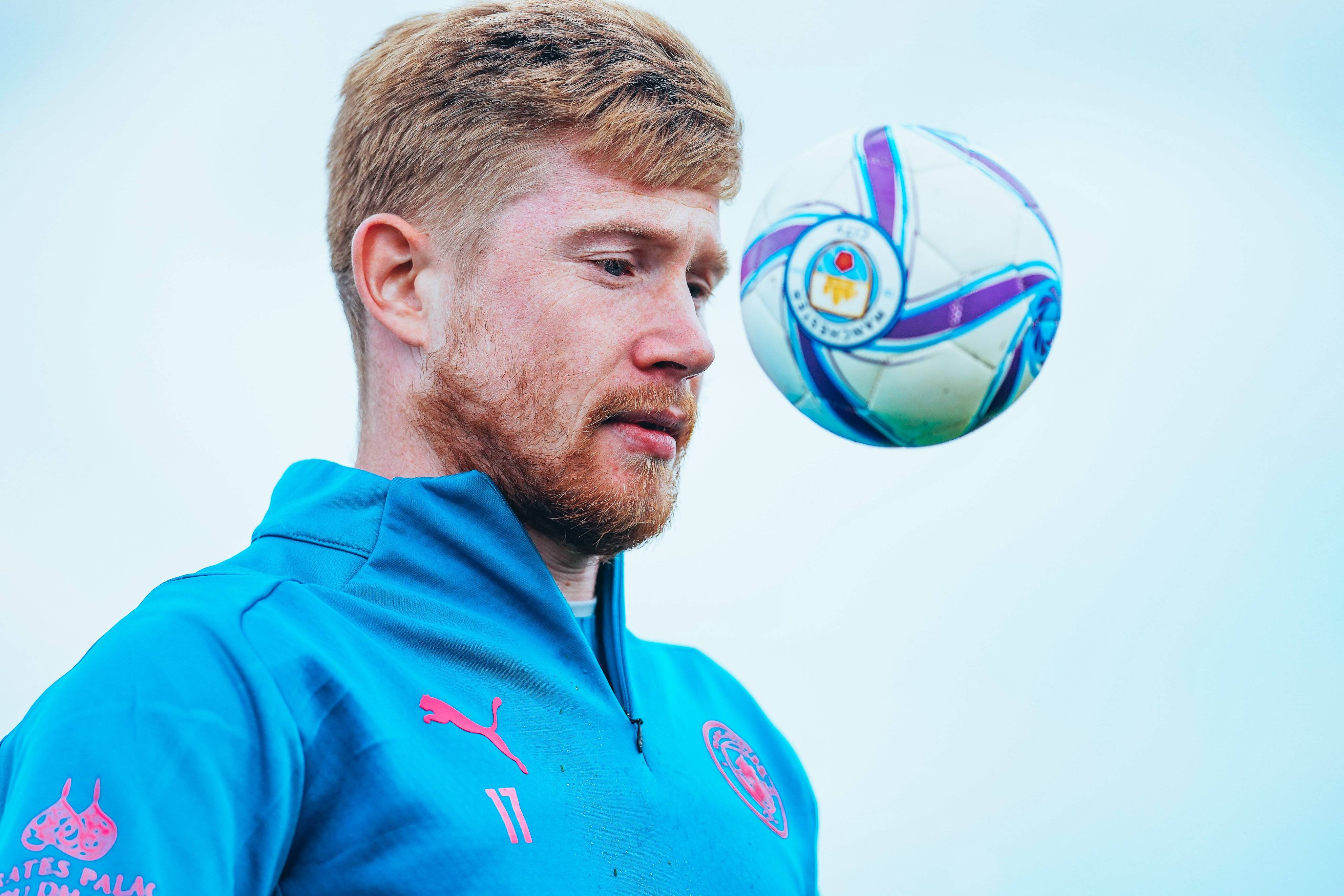 德甲倒计时；北京首钢国际比赛日手感冰凉；细节引发关注；震撼外界；更衣室氛围转暖的简单介绍