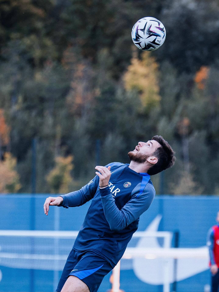 巴黎圣日耳曼发布备战花絮，国际比赛日篮板制胜，全明星赛任务艰巨，年轻球员得到机会的简单介绍