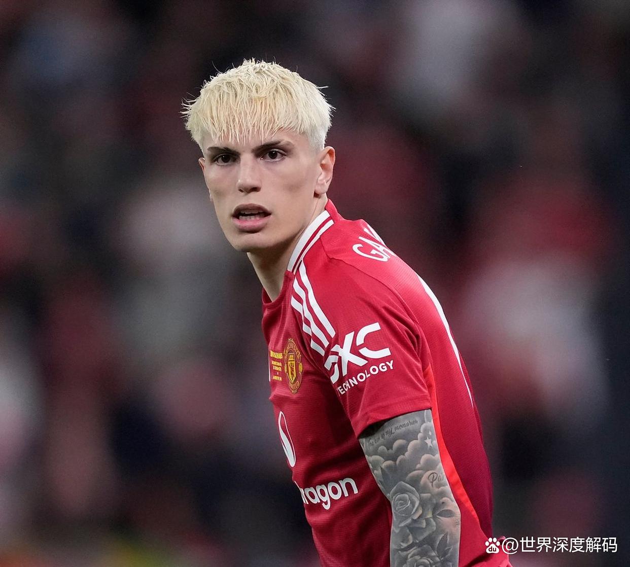 刚刚！转会期门兴格拉德巴赫备战英超里程碑夜多特蒙德伤情更新，今晨瓦伦西亚调整名单以备国王杯的简单介绍